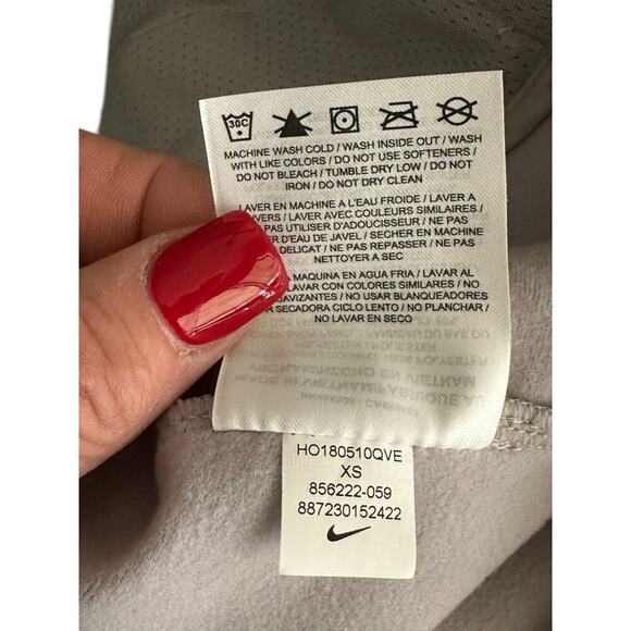 Nike Aeroloft Women's Gray & Silver Zip Up Running Quilted Vest Size XS - Picture 9 of 9